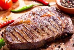 娱乐吃瓜酱牛排视频,揭秘美食与娱乐的跨界融合